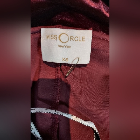 Miss Circle Maroon Velvet 3/4 Sleeve Full Length Evening Dress NWT - Picture 3 of 7